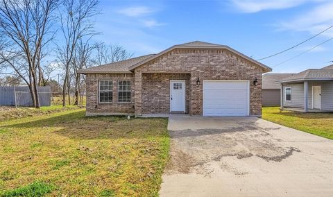 Photo of 4215 Oneal Street, Greenville, TX 75401 (MLS # 21225482)