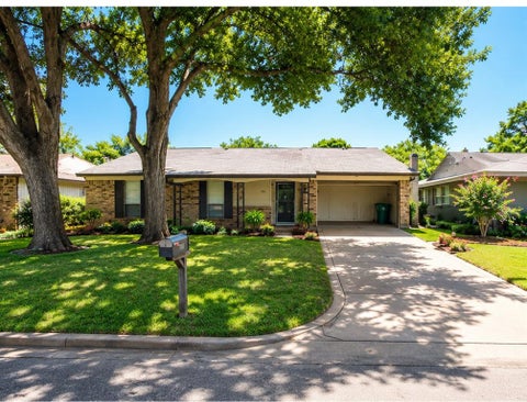 Photo of 5408 Parkview Drive, Haltom City, TX 76148 (MLS # 21331070)