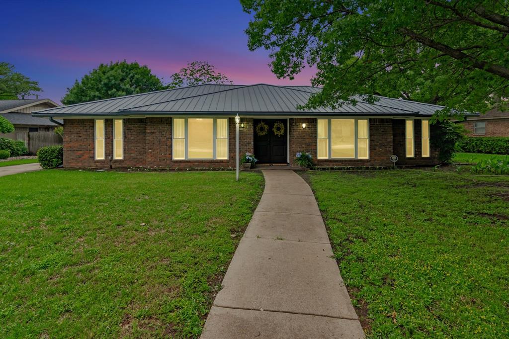 1806 Elm Crest Drive