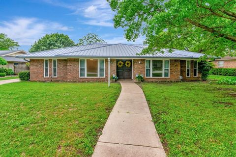 1806 Elm Crest Drive Arlington TX 76012