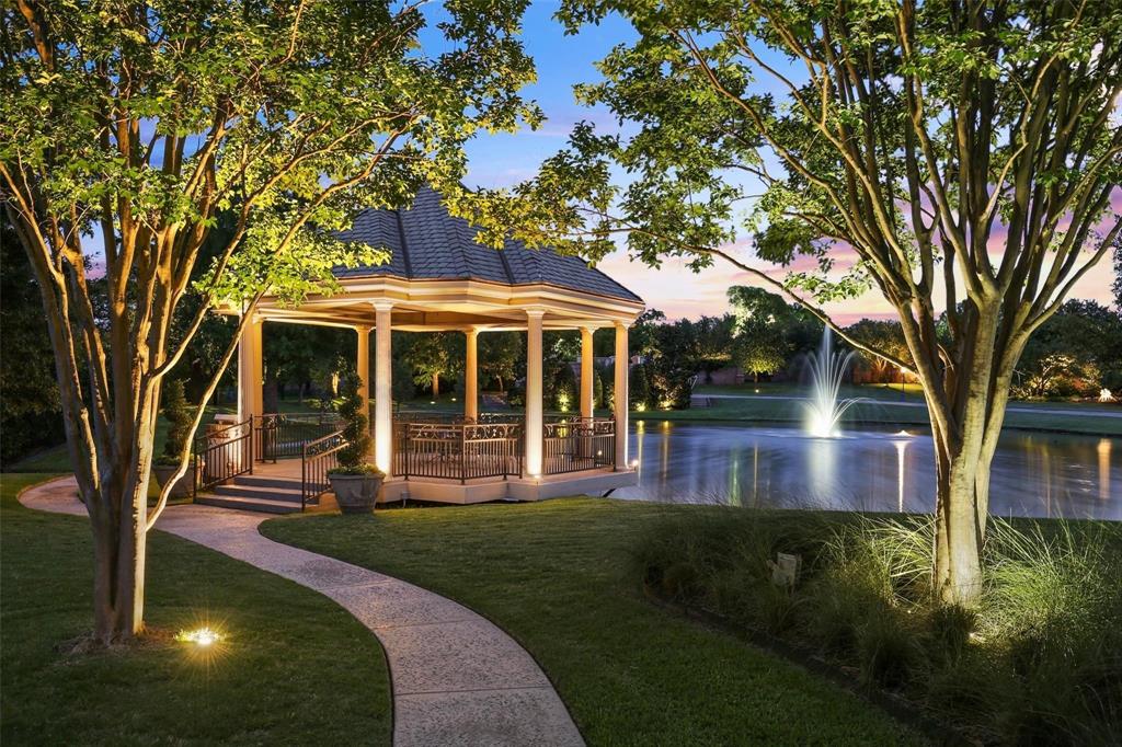 702 S White Chapel Boulevard