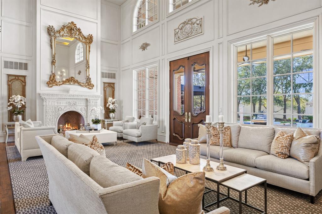 702 S White Chapel Boulevard