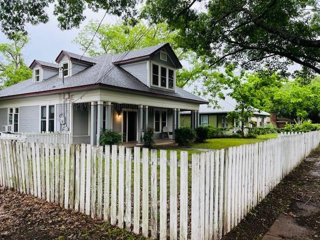 106 Lawrence Avenue