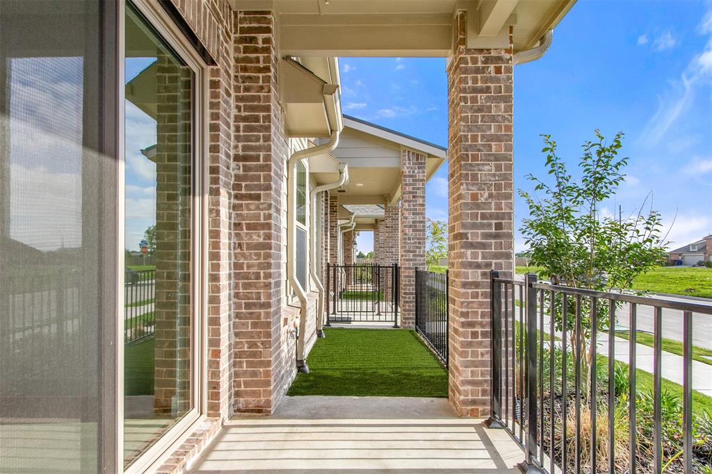606 Tall Grass Trail