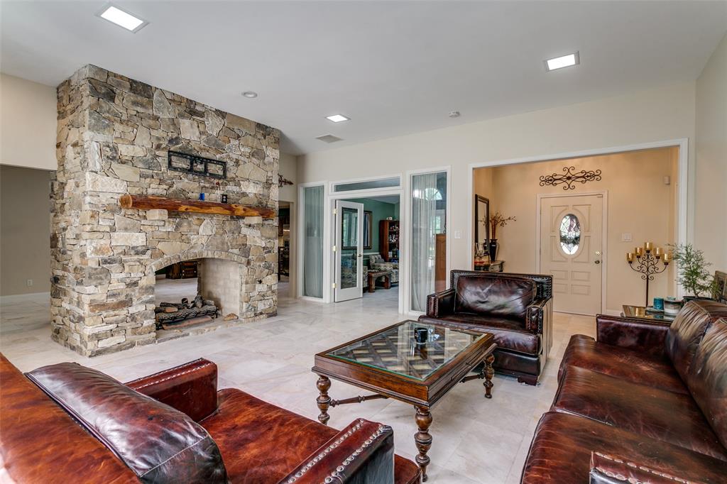 708 Dove Circle