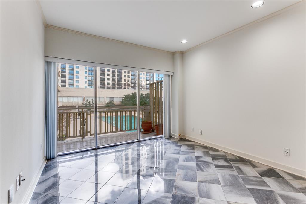 6211 W Northwest Highway G205