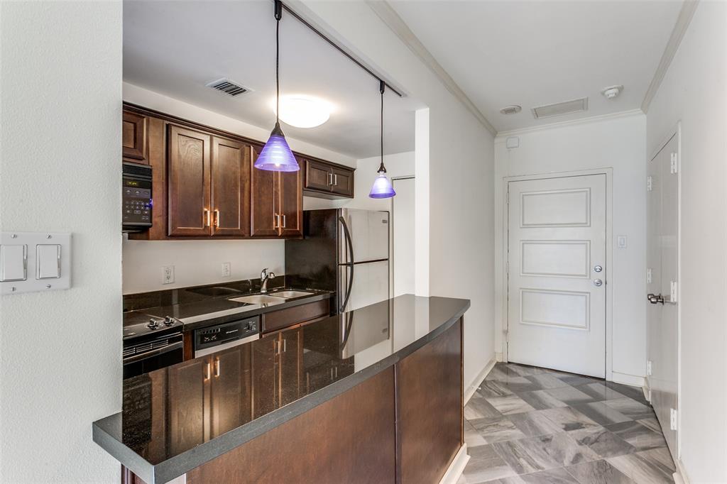 6211 W Northwest Highway G205