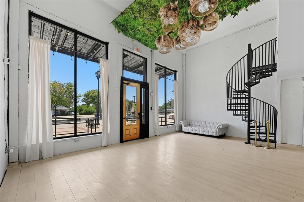 Town Rowlett Original Of - Commercial Sale