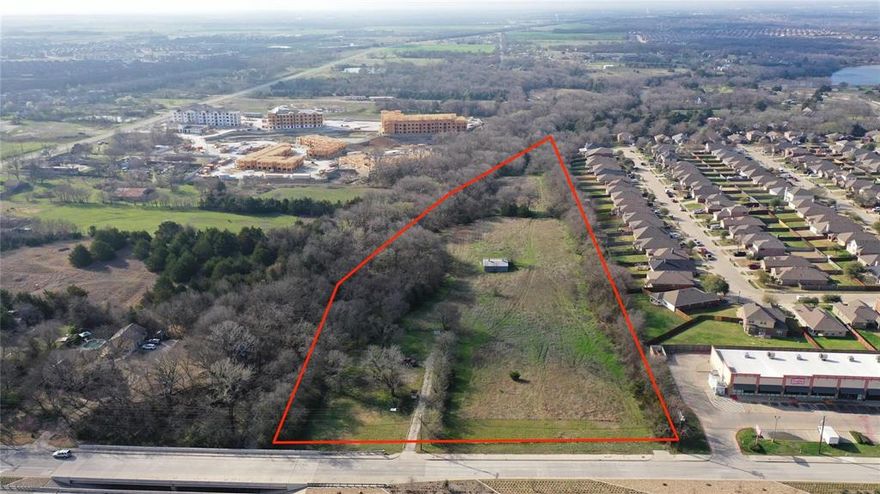 Prime Commercial property in Anna, Tx!  Surrounded by commercial businesses, single family housing, and multifamily.  
It is currently zoned SF-E(AG).  It does have an AG exemption in place allowing for low taxes.  Would make a great investment or it is ready for immediate development.