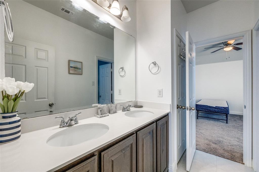 Glen Vlg Crk - Residential