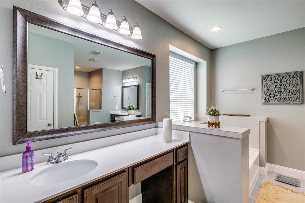 Glen Vlg Crk - Residential