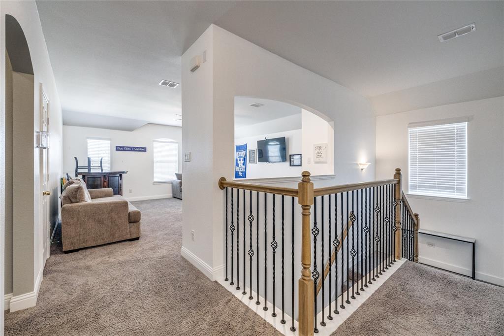 Glen Vlg Crk - Residential