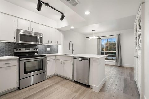3919 Holland Avenue 206 Dallas TX 75219