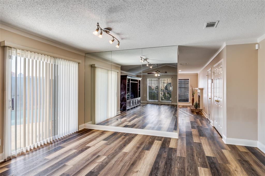 2709 Deer Creek Court