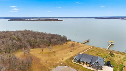 401 MEANDERING Way Corsicana TX 75109