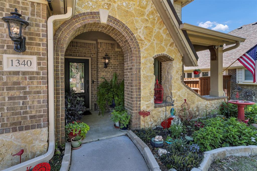 1340 catherine Lane