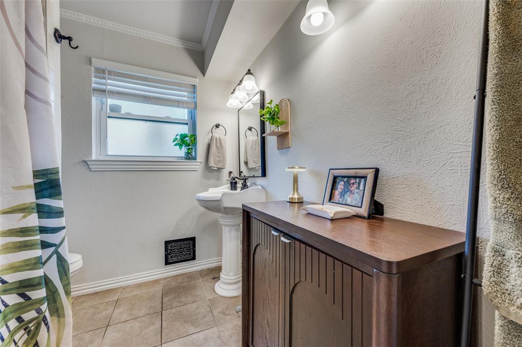 Williamsburg 01 Condo - Residential Lease