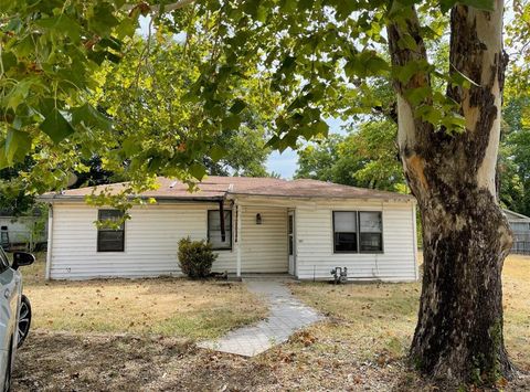 307 N 4th Street Crandall TX 75114