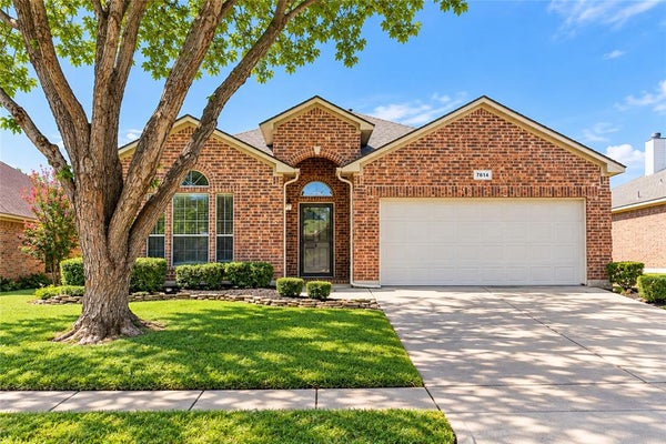 7614 FALLEN ANTLER PL, ARLINGTON, TX 76002 - Image c8e9dbff88784b66b0b5c61b1dc134f7/3130797417
