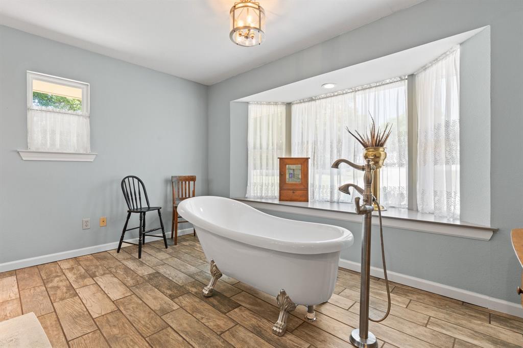 James Mcdonald Surv Abs 997 - Residential