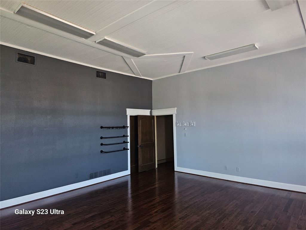 O T Ennis - Commercial Lease