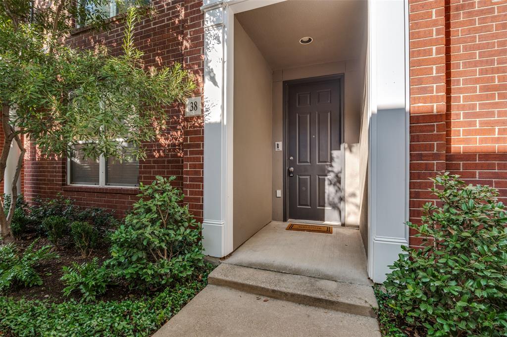 4411 Mckinney Avenue 38