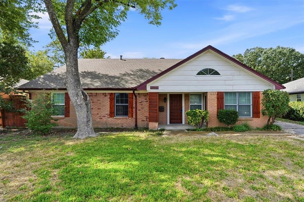 9221 PLANO RD, DALLAS, TX 75238 - Image c8f91bc2a0b03528c9027ae2bef5e812/2033709204