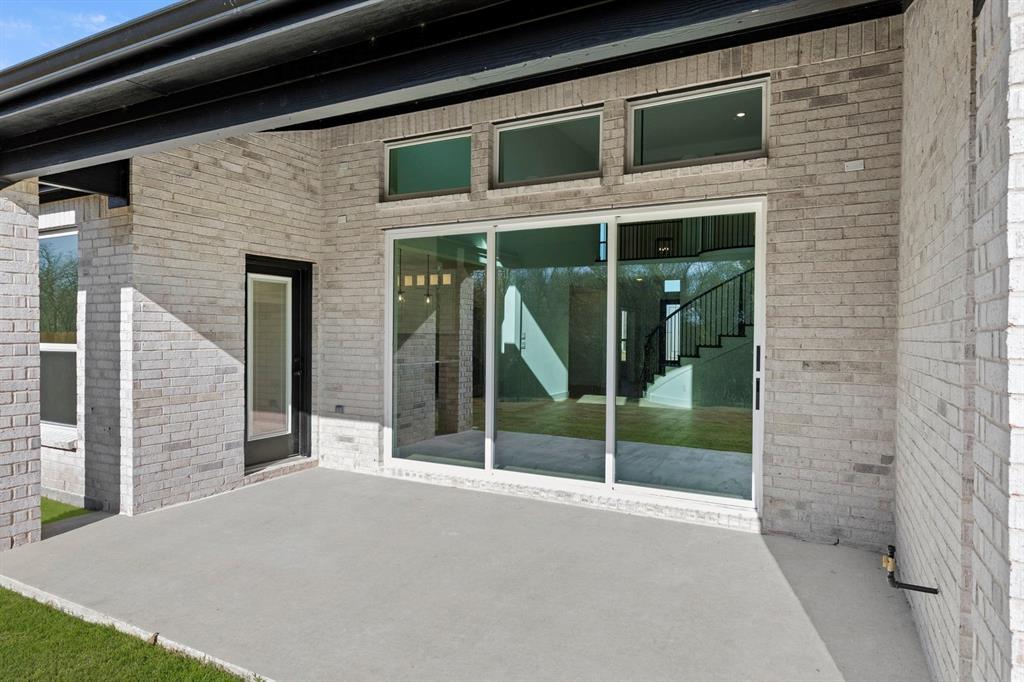 Valencia On The Lake - Residential