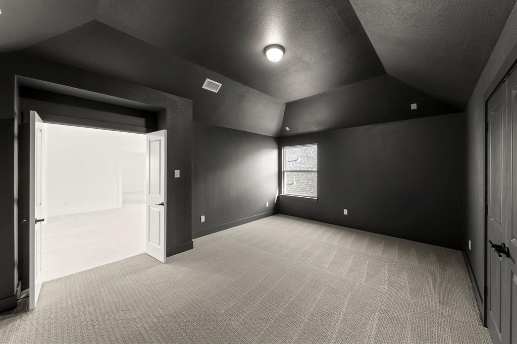 Valencia On The Lake - Residential