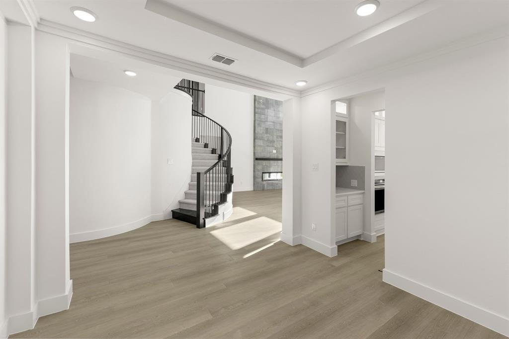 Valencia On The Lake - Residential