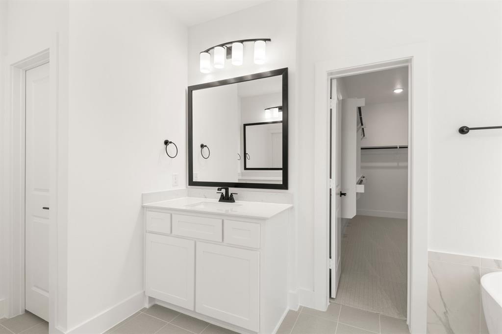 Valencia On The Lake - Residential