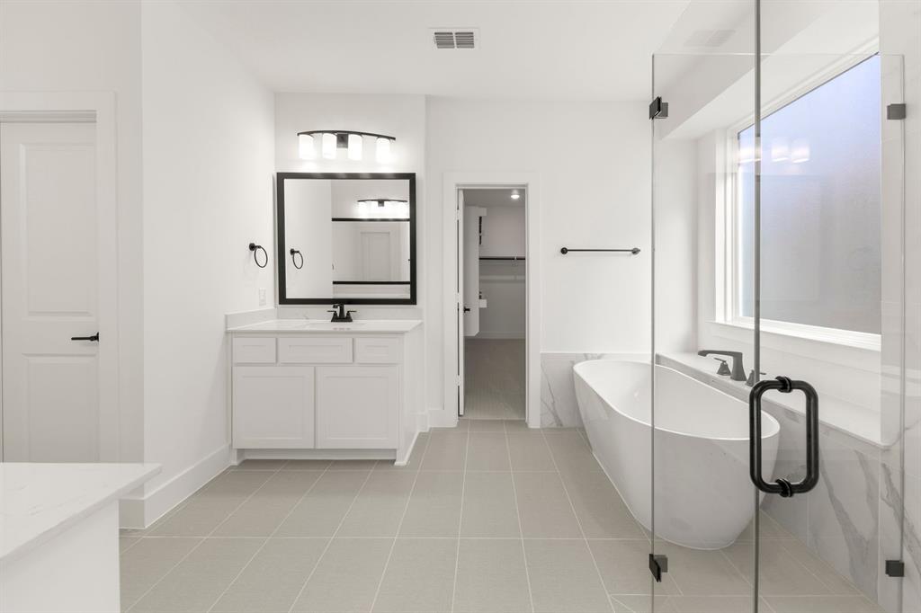 Valencia On The Lake - Residential