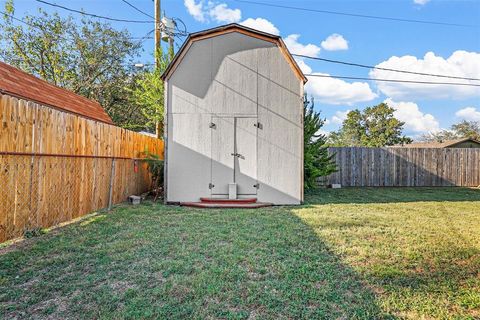 A home in Crowley