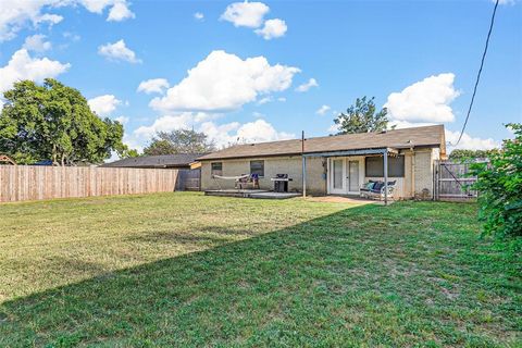 A home in Crowley