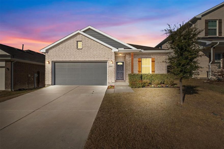 Step into 9ft ceilings, ample natural light and an open-concept layout that makes you feel right at home. A fantastic floor plan with 3bedrooms 2baths+flex space, zoned for the highly rated Rockwall-Heath HS. Very spacious living, kitchen and has 11ft ceiling in dining area perfect for entertaining. Wonderful eat-in kitchen with large island allows for plenty of seating, custom cabinets, gas stove and coffee bar. Split bedrooms provide privacy for primary suite and secondary bedrooms. Primary Suite has walk in closet, double sinks, bathtub and stand up shower.  Flex space can serve as a study, sitting area or hobby space. Enjoy the low maintenance intimate backyard with covered patio for outdoor dining or quiet relaxation. Located to easily access all the wonderful eateries, shopping, lakefront, concerts, boat rides in Forney and Rockwall. Less than 30 minute drive to Downtown Dallas.