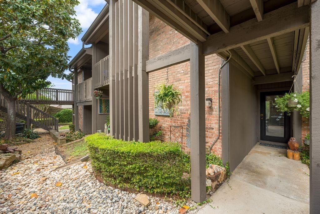 Photo of 813 Signal Ridge Place #813, Rockwall, TX 75032 (MLS # 21243533)