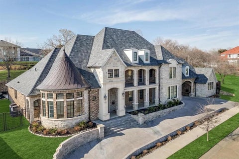 Property photo of 1116 Excalibur Boulevard, Lewisville, TX 75056