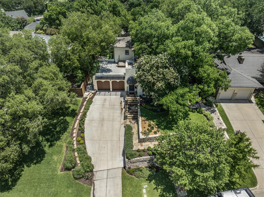 3177 Westcliff Road W
