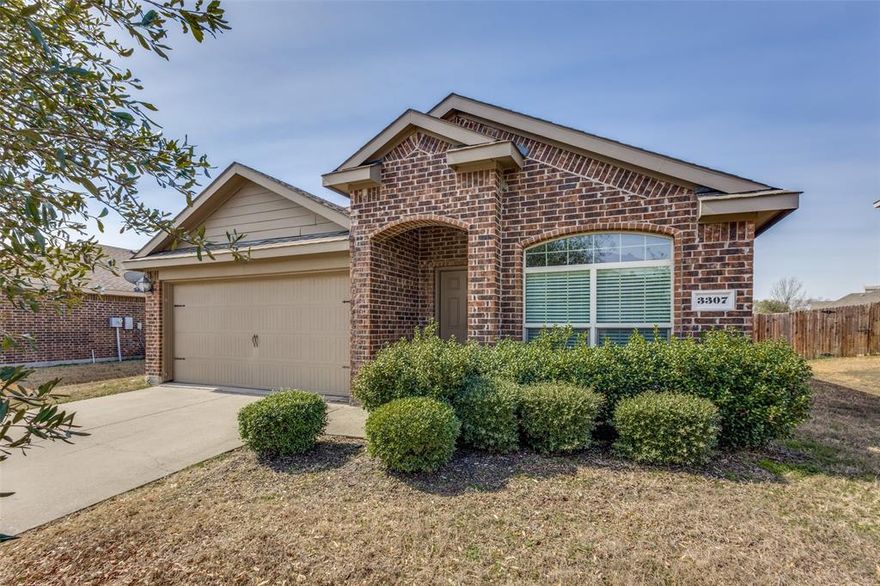 Welcome to 3307 Stratford St in Anna!
This beautifully maintained home offers the perfect blend of comfort, space, and convenience in the highly desirable West Crossing community. Featuring an open-concept layout, the spacious living area flows seamlessly into the kitchen and dining space — ideal for entertaining or everyday living.

The kitchen offers ample cabinet storage, generous counter space, and a functional layout that makes meal prep easy and enjoyable. The primary suite provides a private retreat with an en-suite bath and walk-in closet, while additional bedrooms offer flexibility for guests, a home office, or growing families.

Step outside to a backyard ready for relaxing evenings, playtime, or weekend gatherings.

Located just minutes from US-75, shopping, dining, and schools, this home combines suburban comfort with commuter convenience. West Crossing residents enjoy community amenities including a pool, park, and walking trails.

Don’t miss the opportunity to make this move-in-ready home yours!