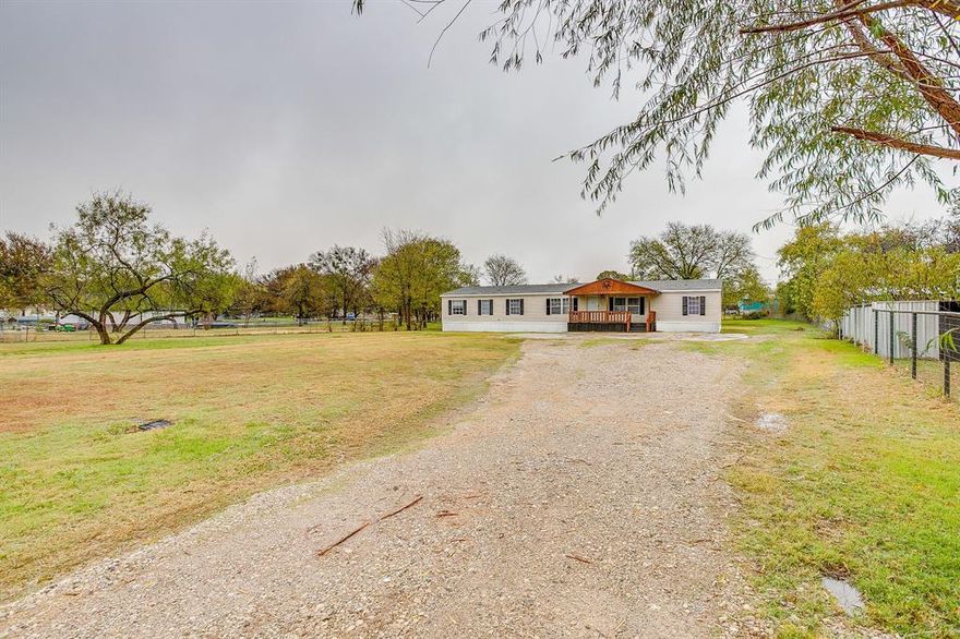 Recently updated home on a large lot, located between Lake Worth and Azle! Super easy drive
to Fort Worth and just minutes from Lake Worth and Eagle Mountain Lake. 4 Bedrooms, 2
baths and two big living areas isolated from each other. Lots of new including paint and
flooring. The kitchen is updated with new appliances and Luxury Vinyl Plank flooring. The
primary suite has a huge closet, ensuite bath with a garden tub and separate shower, linen
storage and a big, dual sink vanity. Other recent updates include HVAC, roof and the septic
system was pumped just a few months ago. This one is truly ready to go! Bring your FHA,
Conventional or VA approval as it qualifies for all those types of financing.