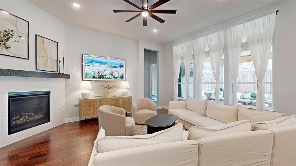 7212 Redwood Road