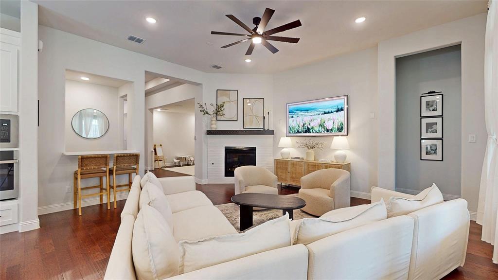 7212 Redwood Road