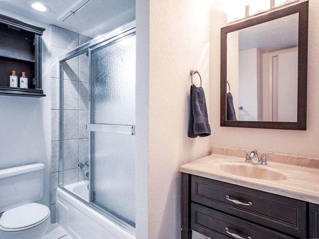 Arrangement Condo - Residential