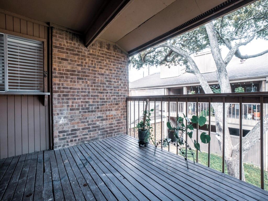 Arrangement Condo - Residential