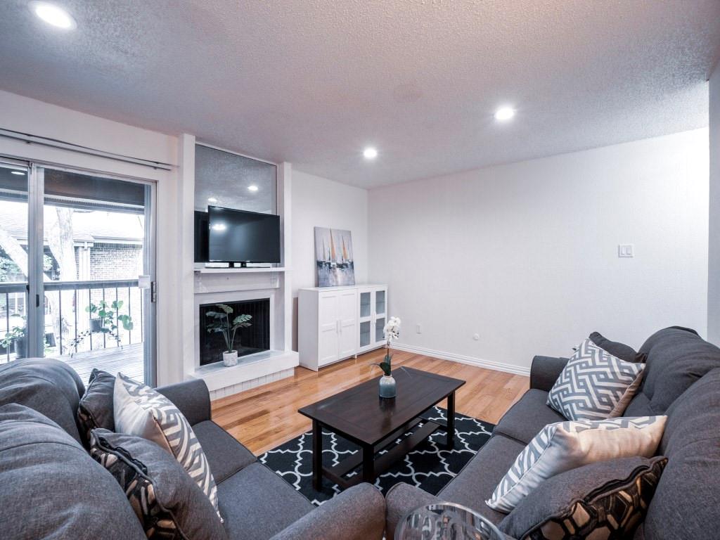 Arrangement Condo - Residential