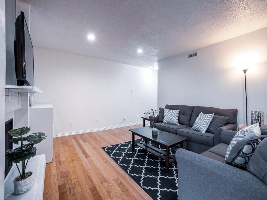 Arrangement Condo - Residential