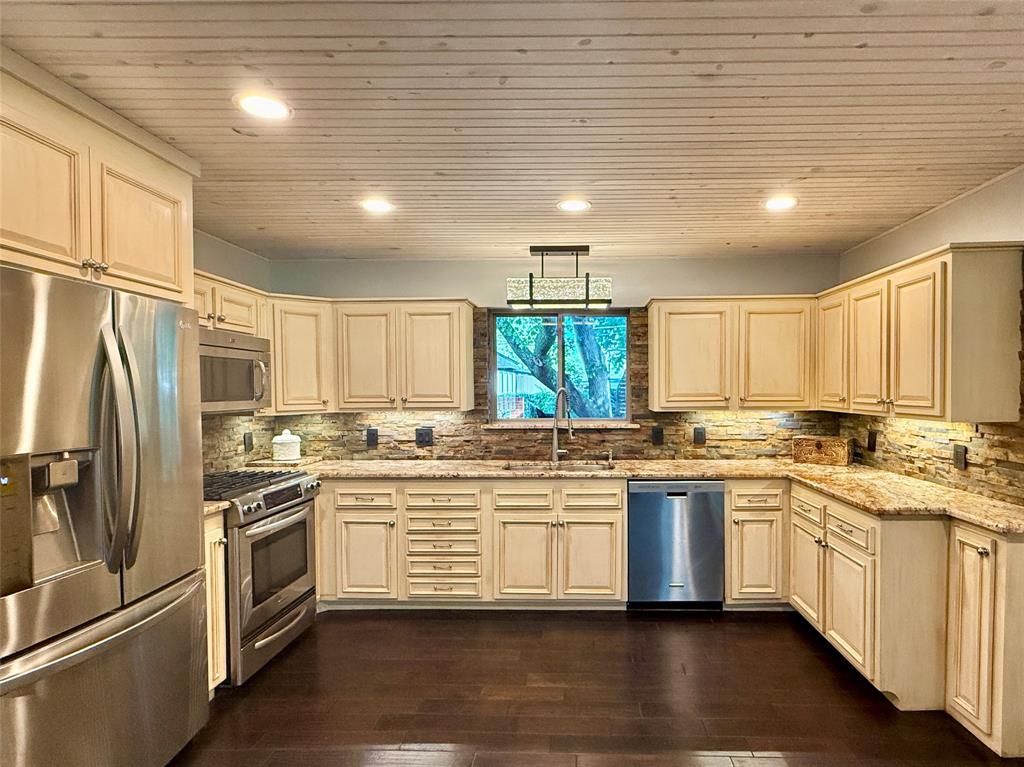 1415 Scenic Drive