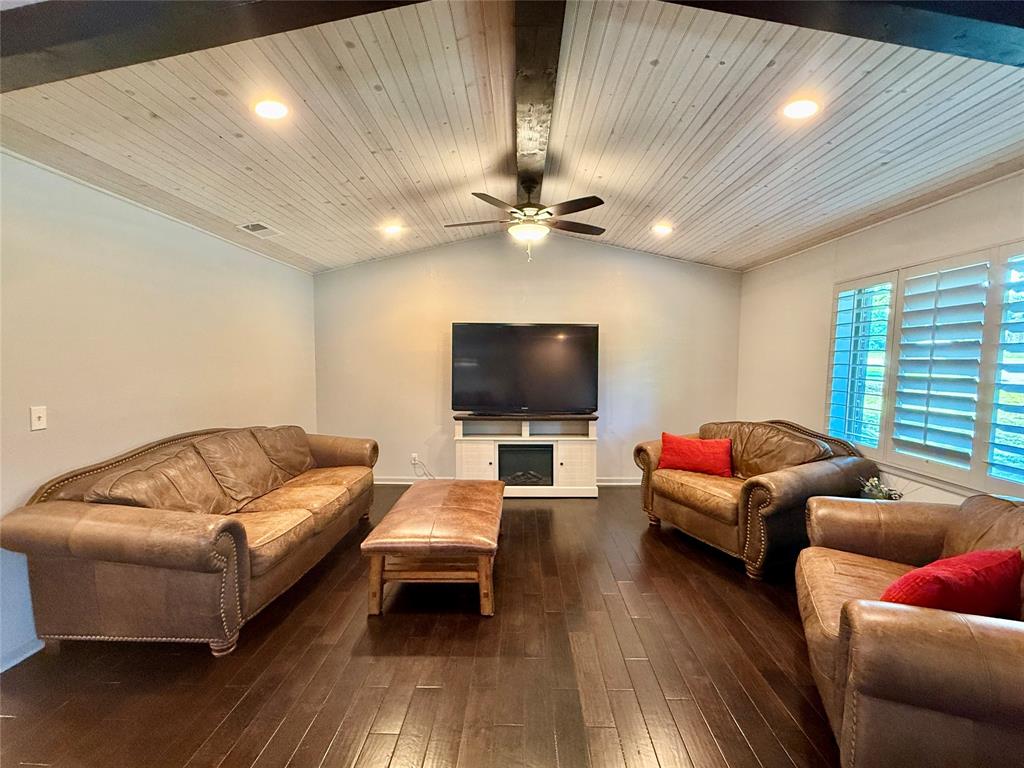 1415 Scenic Drive