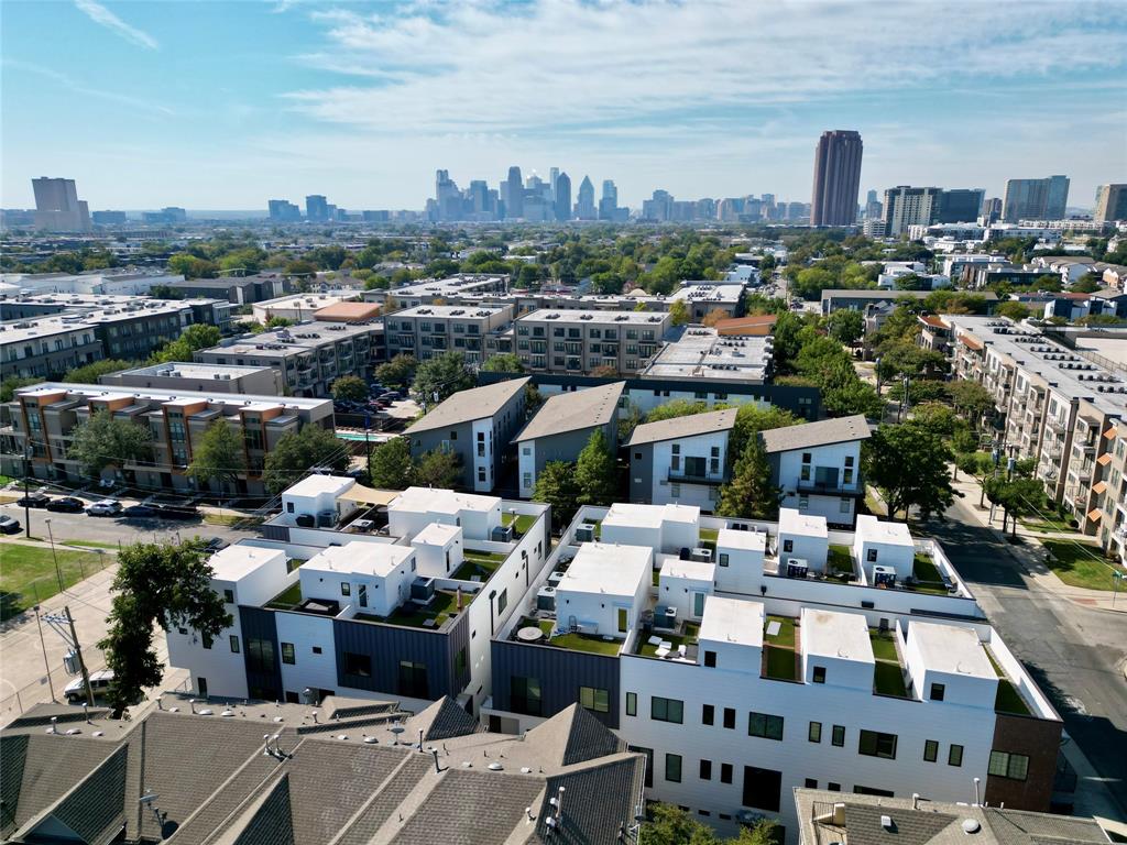 Photo of 2450 N Garrett Avenue #17, Dallas, TX 75206 (MLS # 21421113)