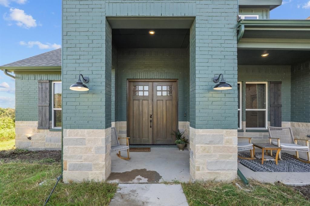 Photo of 2100 Shady Grove Road, Weatherford, TX 76088 (MLS # 21194053)